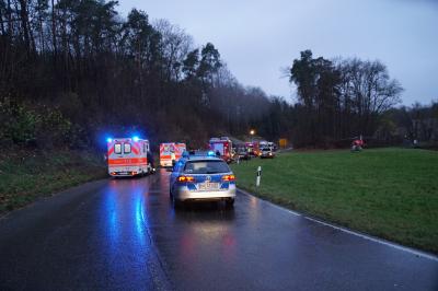 Weil der Stadt-Merklingen:20-jaehrige Fahrerin wird bei Unfall schwer verletzt. 